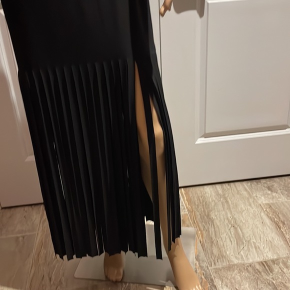 Frank Lyman long black Evening gown. NWT. Size 6. - Picture 6 of 8